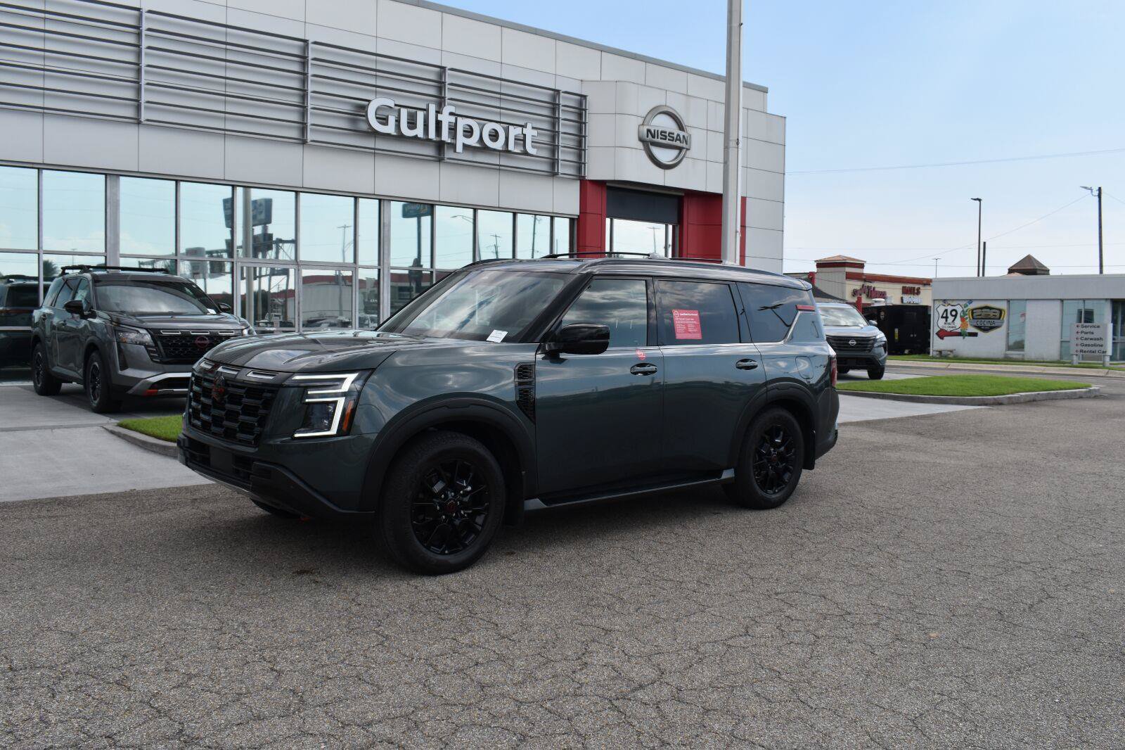 Certified 2025 Nissan Armada PRO-4X AWD/4WD image 2