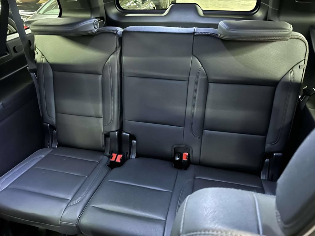 Used 2023 Chevrolet Suburban High Country AWD/4WD image 17