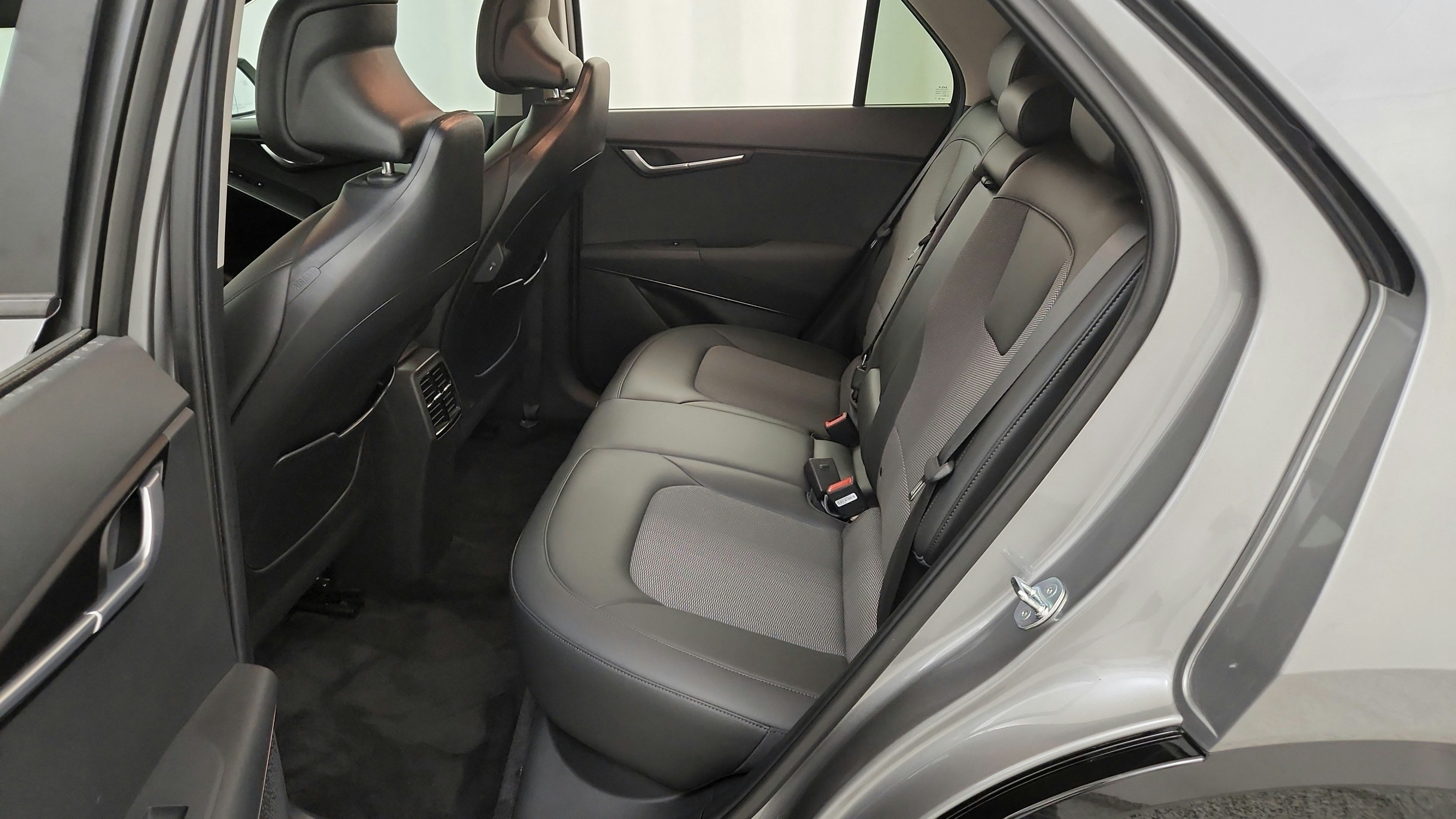 Used 2024 Kia Niro Wind FWD image 28