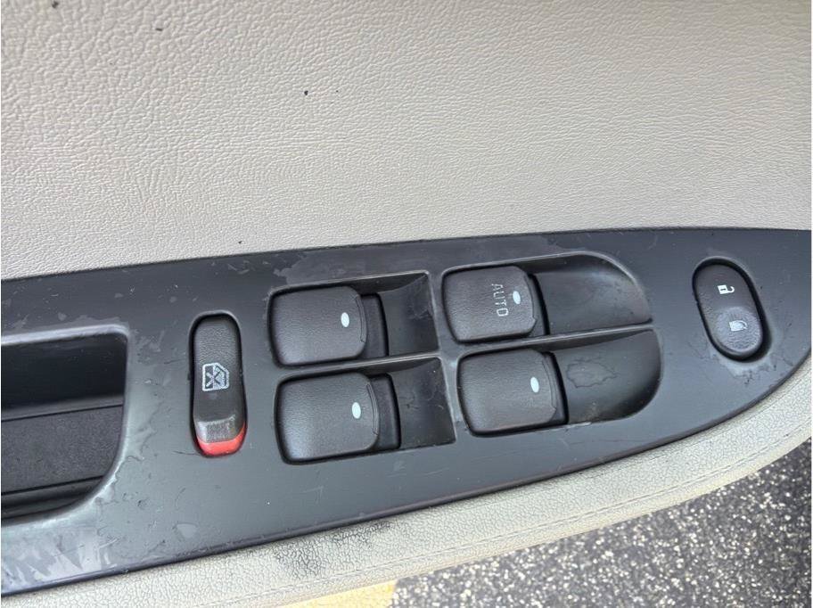 Used 2008 Saturn Aura XE FWD image 9