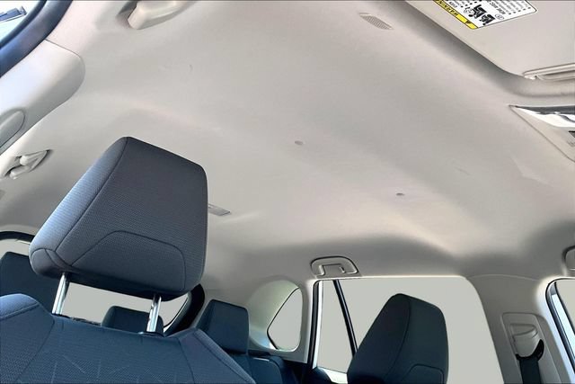 Used 2025 Toyota RAV4 XLE FWD image 24