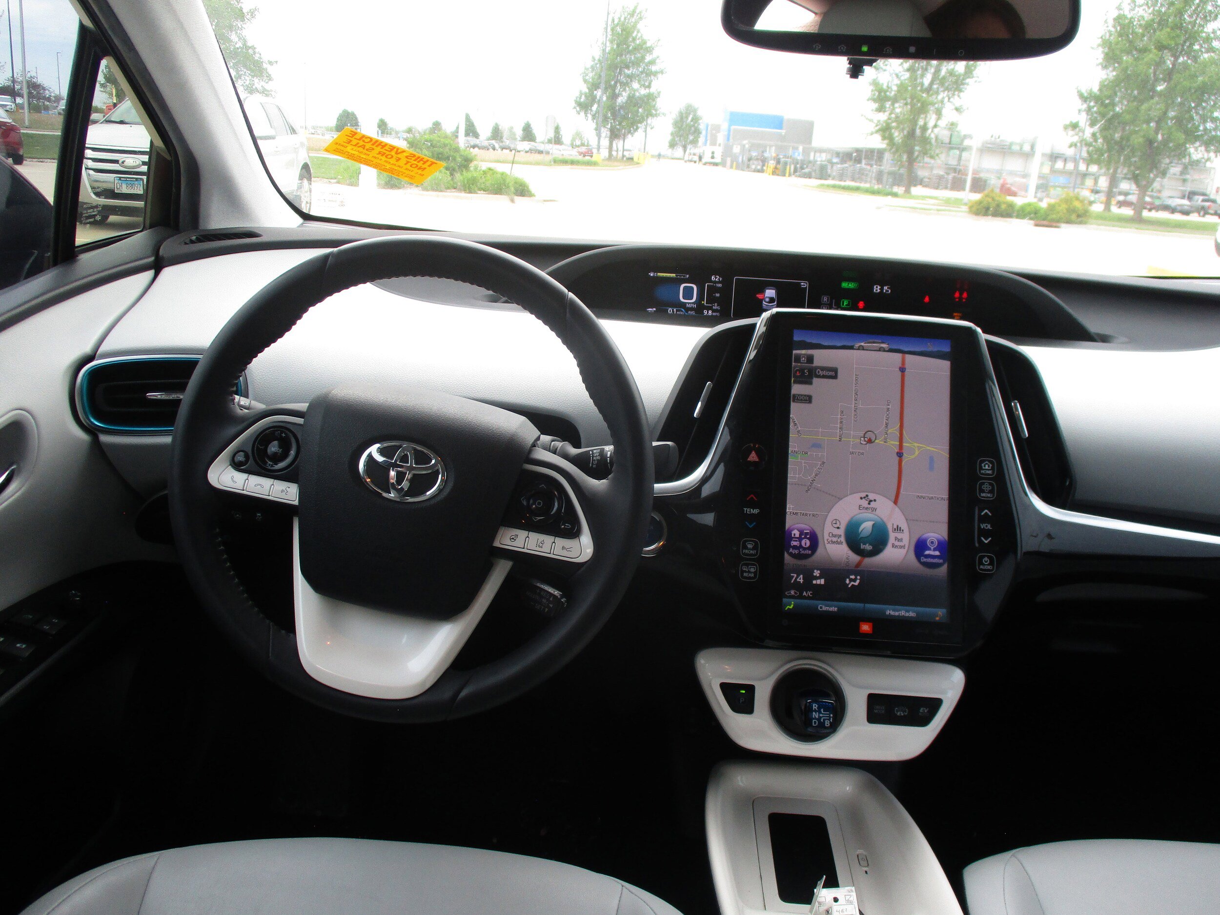 Used 2018 Toyota Prius Prime Advanced w/ Carpet Mat Package FWD image 9