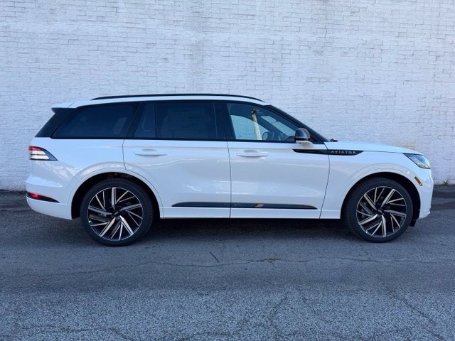 New 2027 Lincoln Aviator Black Label w/ Jet Appearance Package AWD/4WD image 11