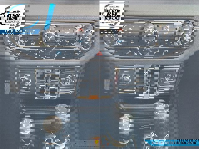 Used 2025 Jeep Wrangler Sahara image 19