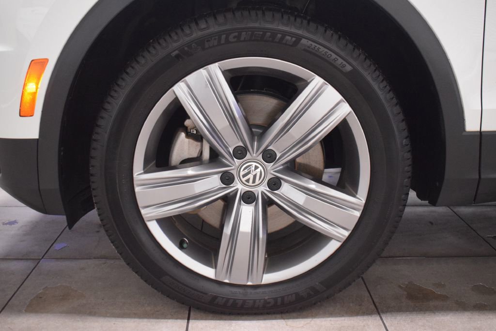 Used 2021 Volkswagen Tiguan SEL w/ 3rd Row Seat Package image 34