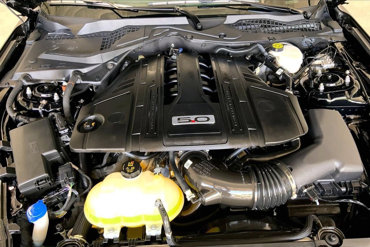 Used 2022 Ford Mustang GT RWD image 9