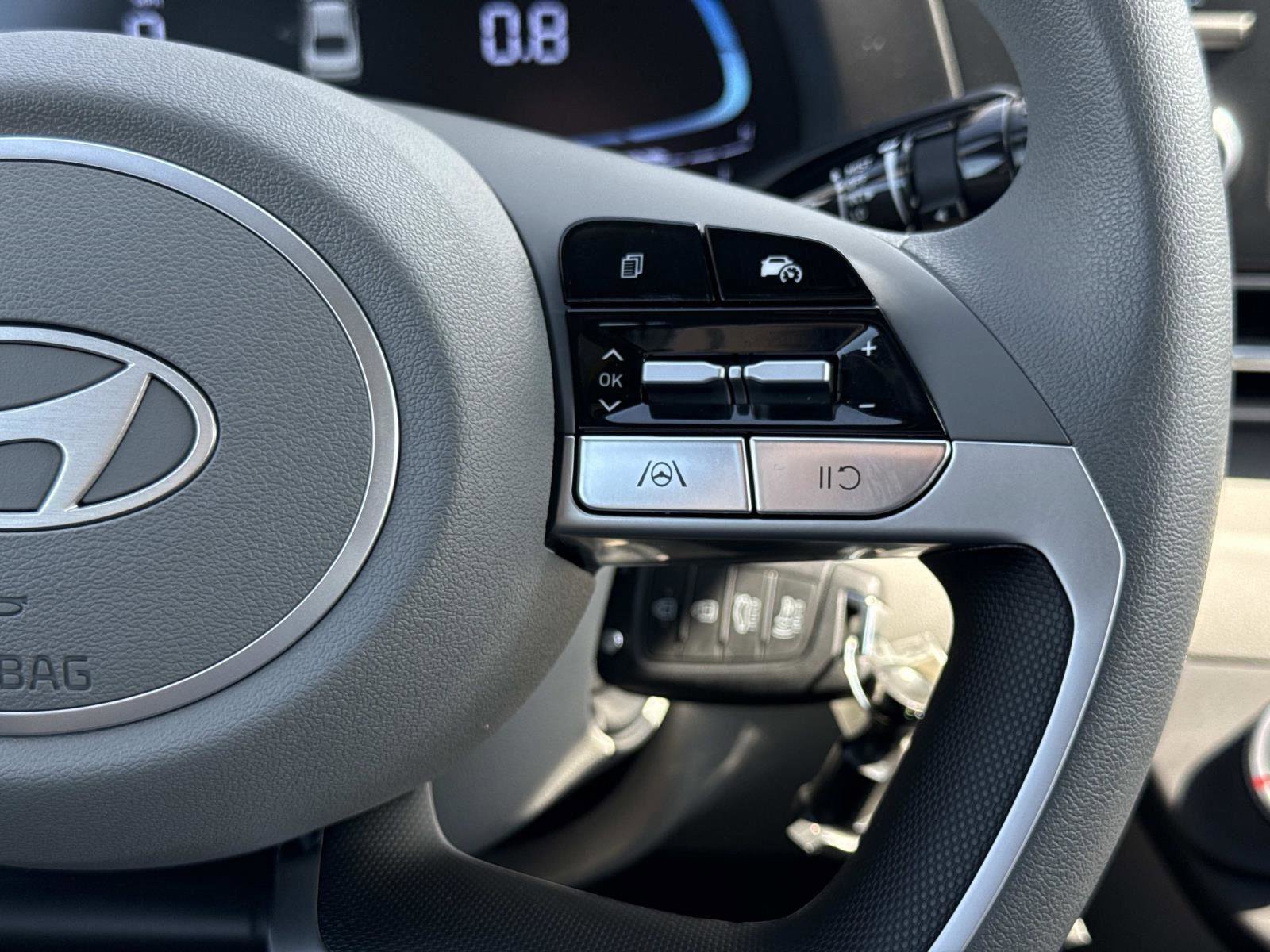 New 2026 Hyundai Elantra SE FWD image 5