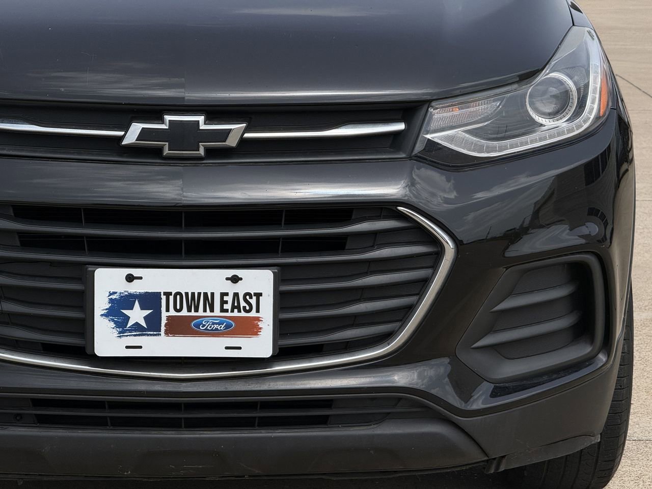Used 2021 Chevrolet Trax LT w/ Midnight Edition FWD image 15