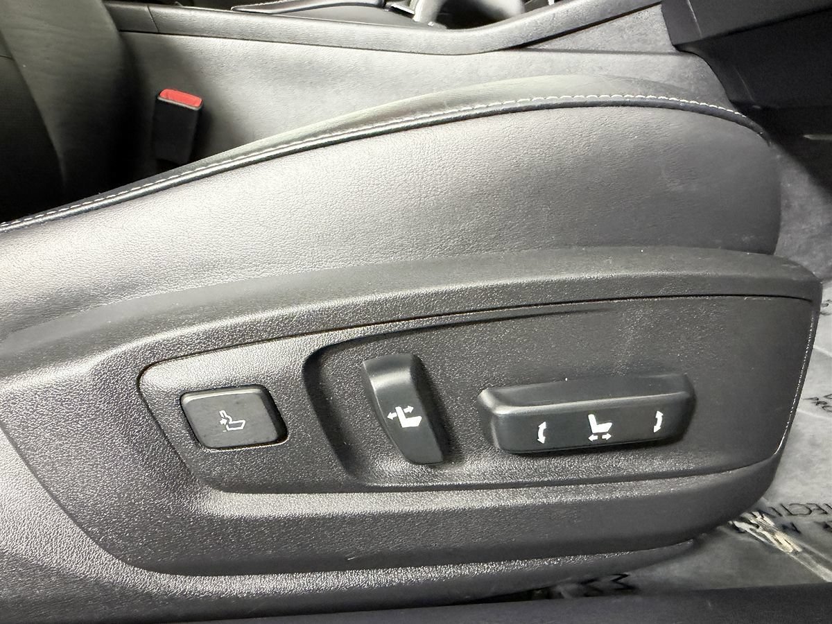 Used 2014 Lexus ES 300h w/ Luxury Package w/Bamboo Trim FWD image 47