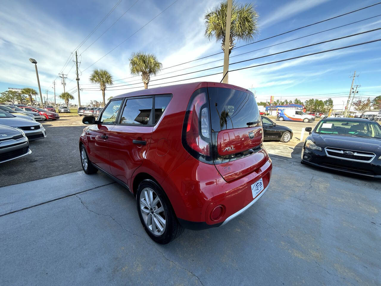 Used 2017 Kia Soul + image 3