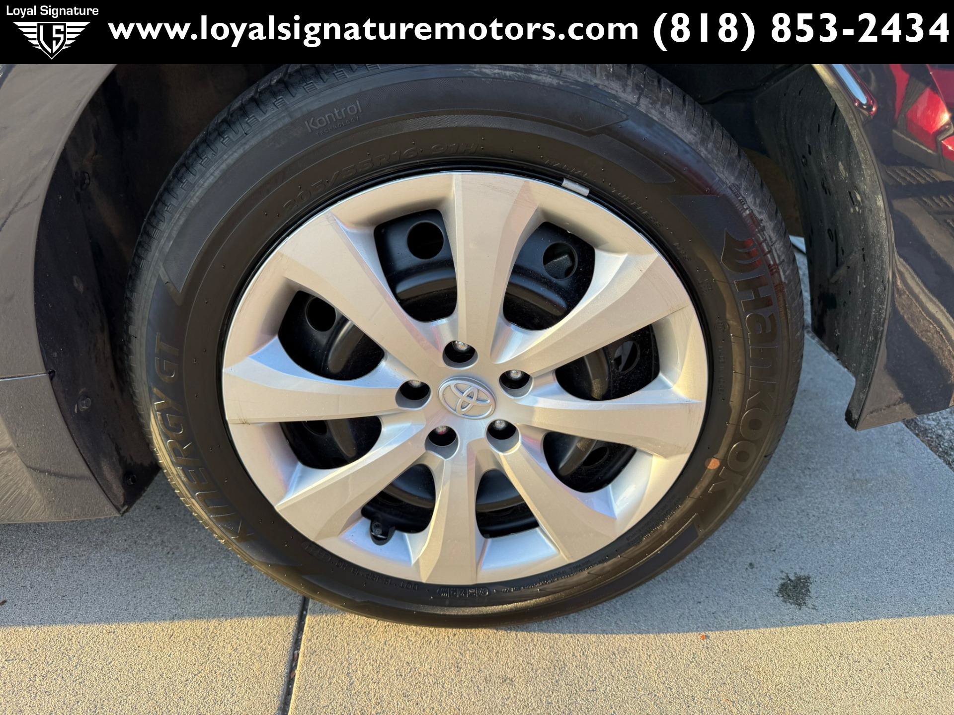 Used 2024 Toyota Corolla LE FWD image 12