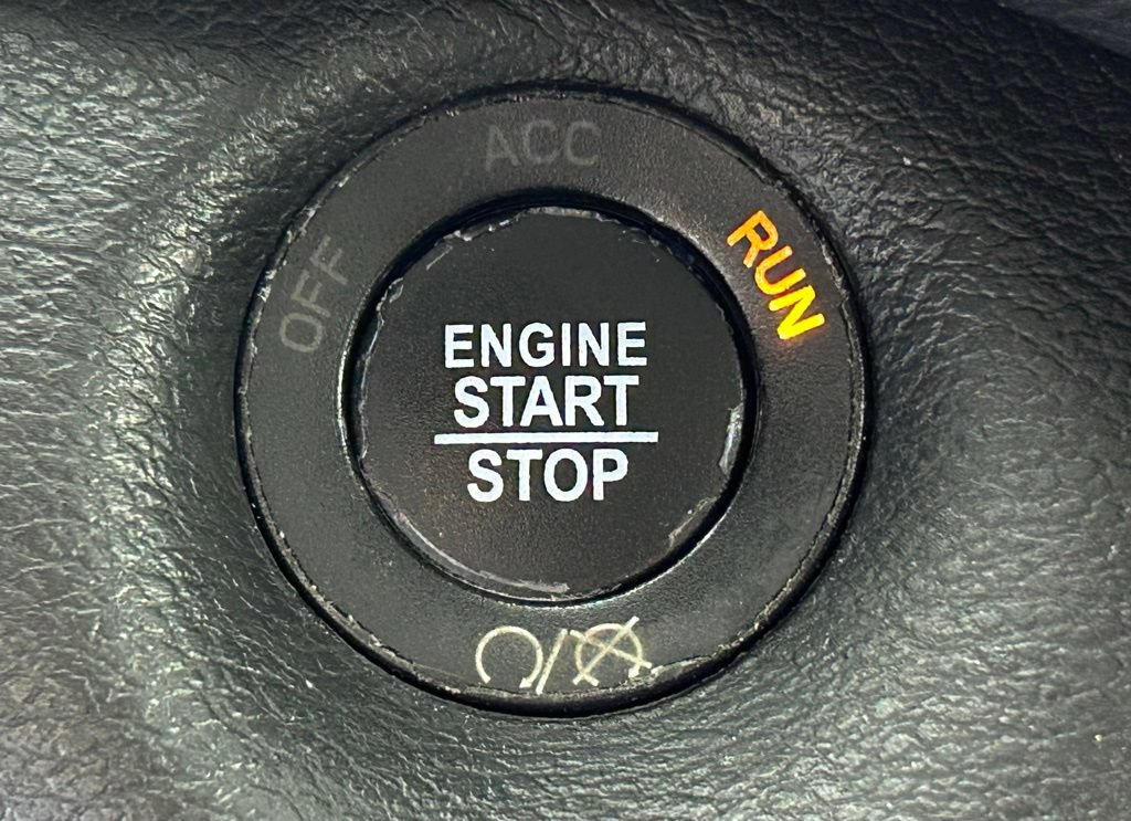 Used 2019 Jeep Cherokee Limited AWD/4WD image 23