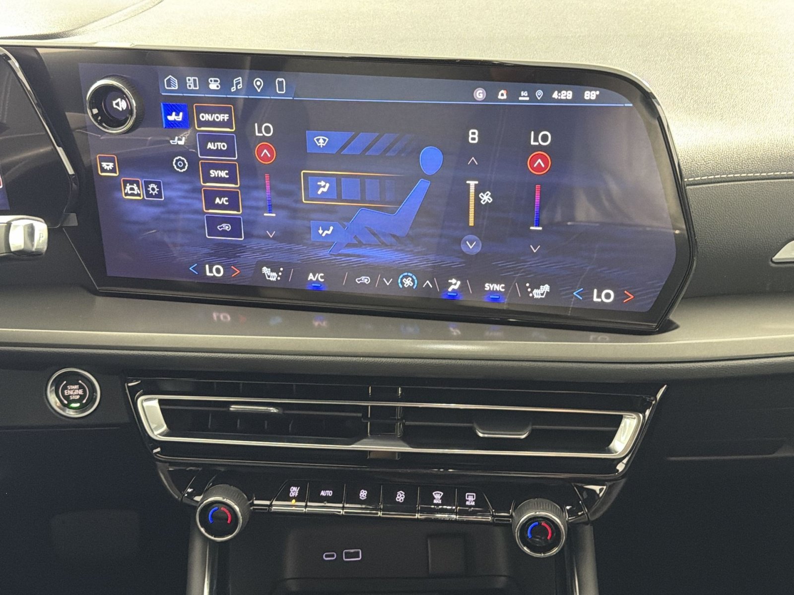 New 2027 Chevrolet Traverse LT FWD image 21