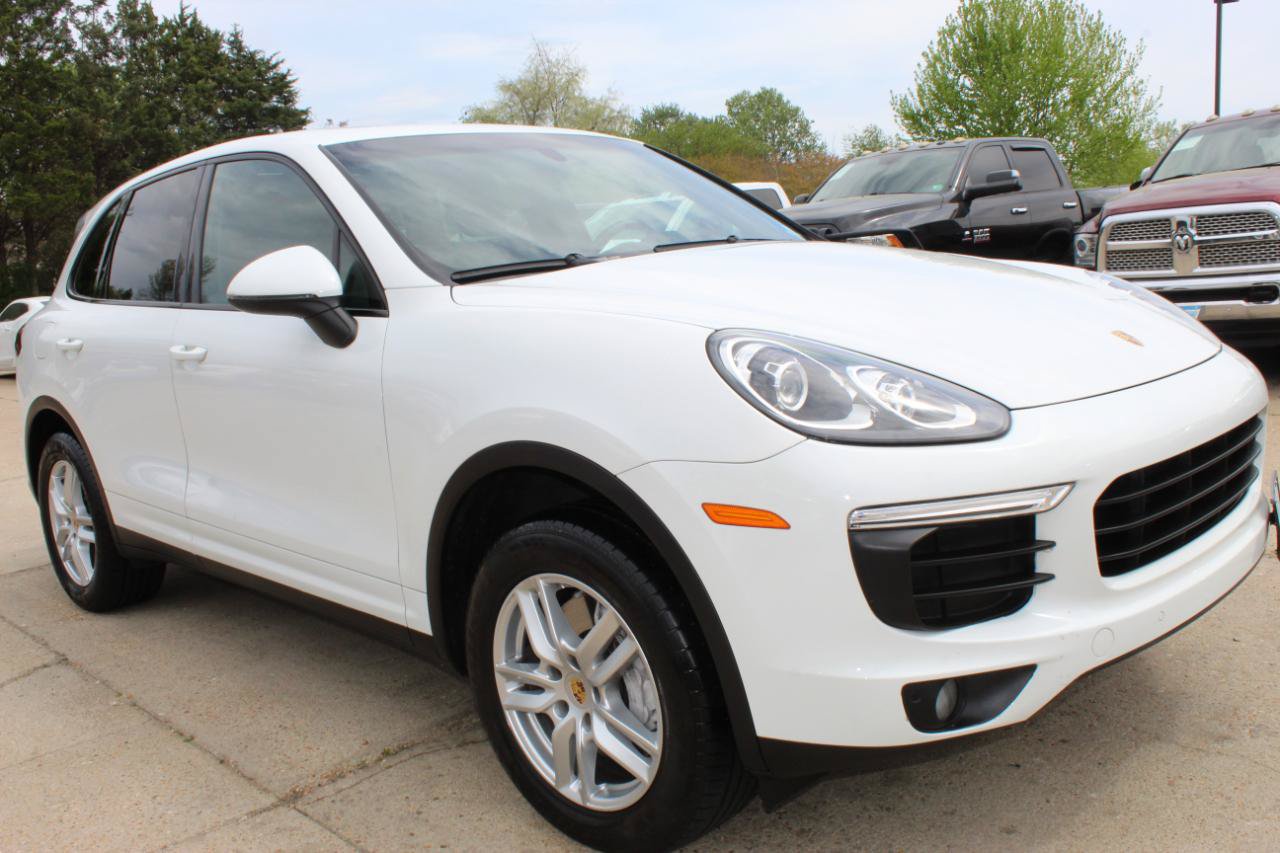 Used 2016 Porsche Cayenne AWD/4WD image 9