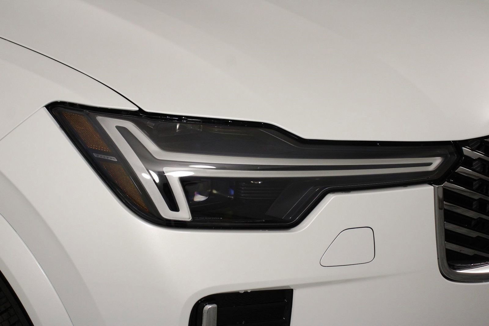 New 2026 Volvo XC90 B5 Plus w/ Protection Package image 14