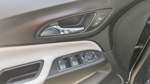 Used 2021 Chevrolet Equinox LS FWD image 22