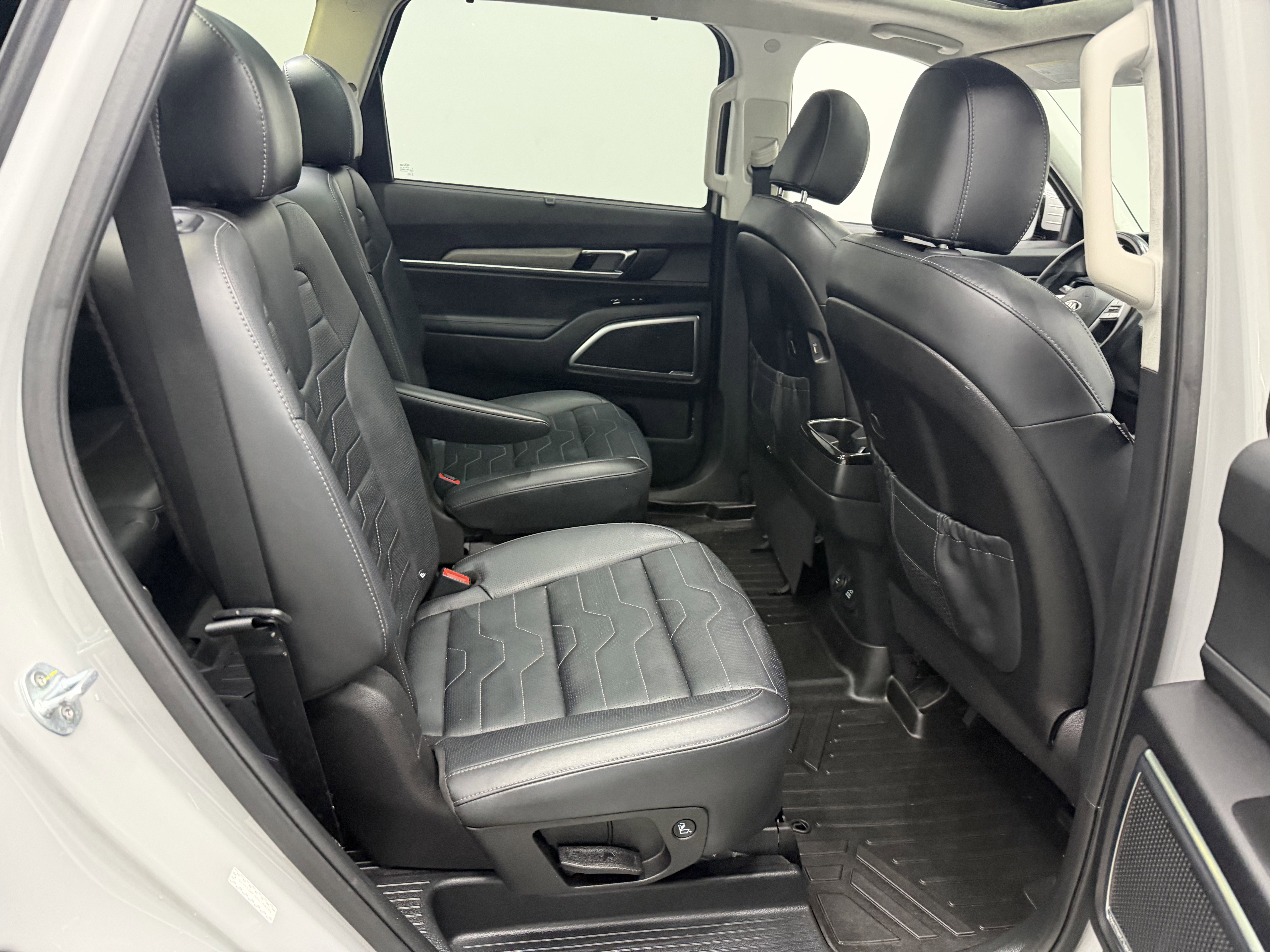 Used 2021 Kia Telluride SX w/ SX Prestige Package image 24