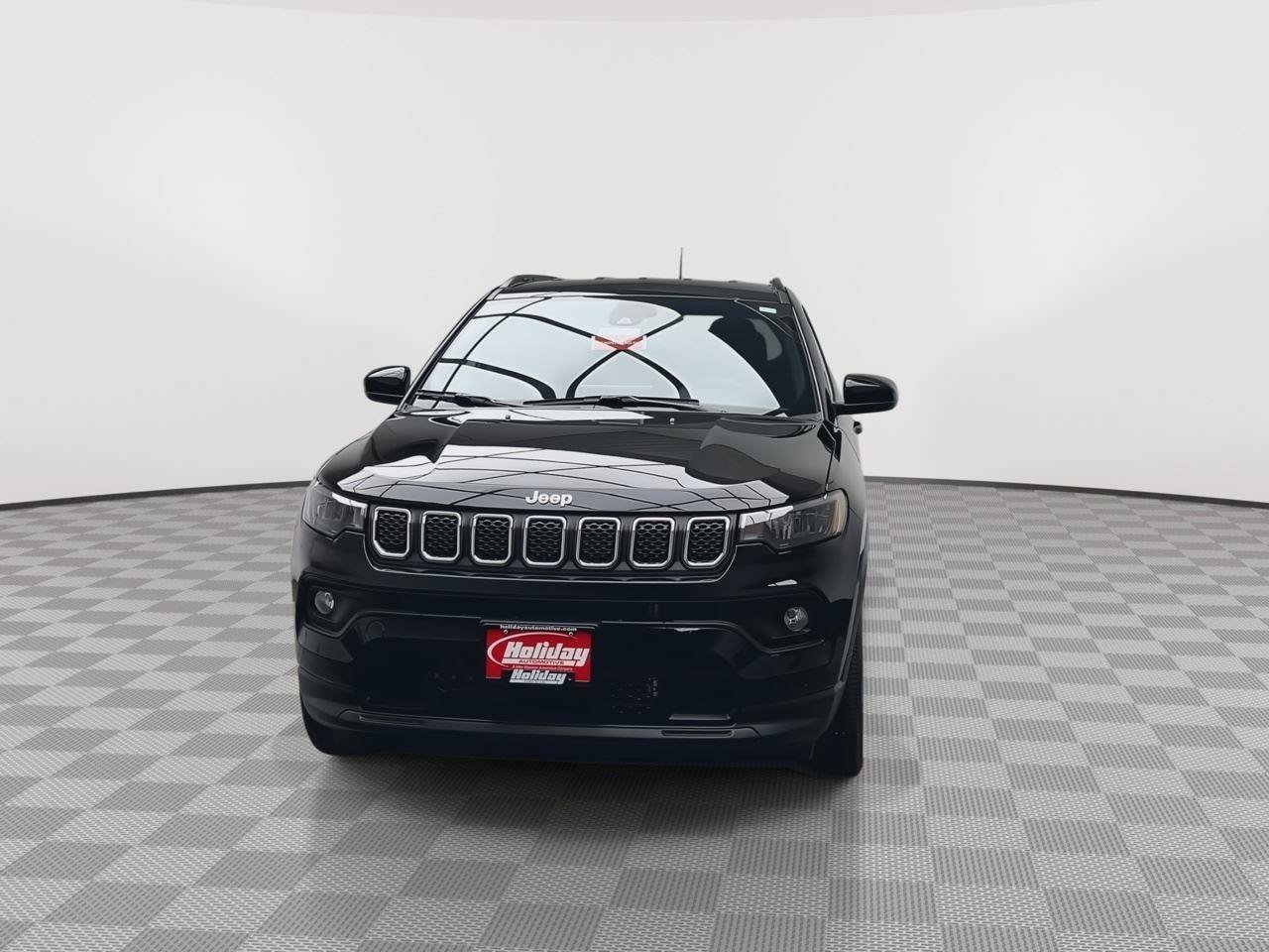 Used 2023 Jeep Compass Latitude AWD/4WD image 32