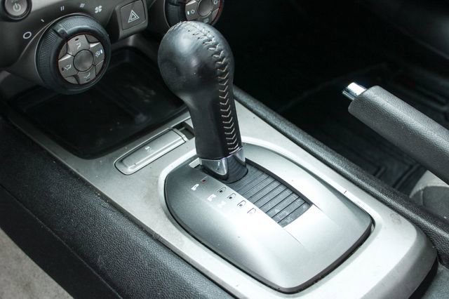 Used 2015 Chevrolet Camaro LT RWD image 17