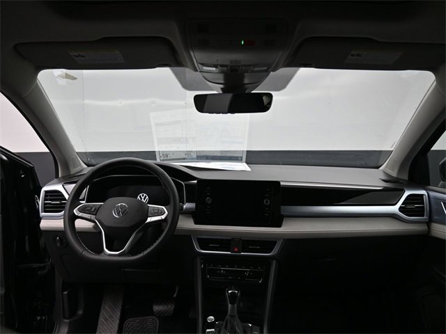 New 2026 Volkswagen Taos SE image 10