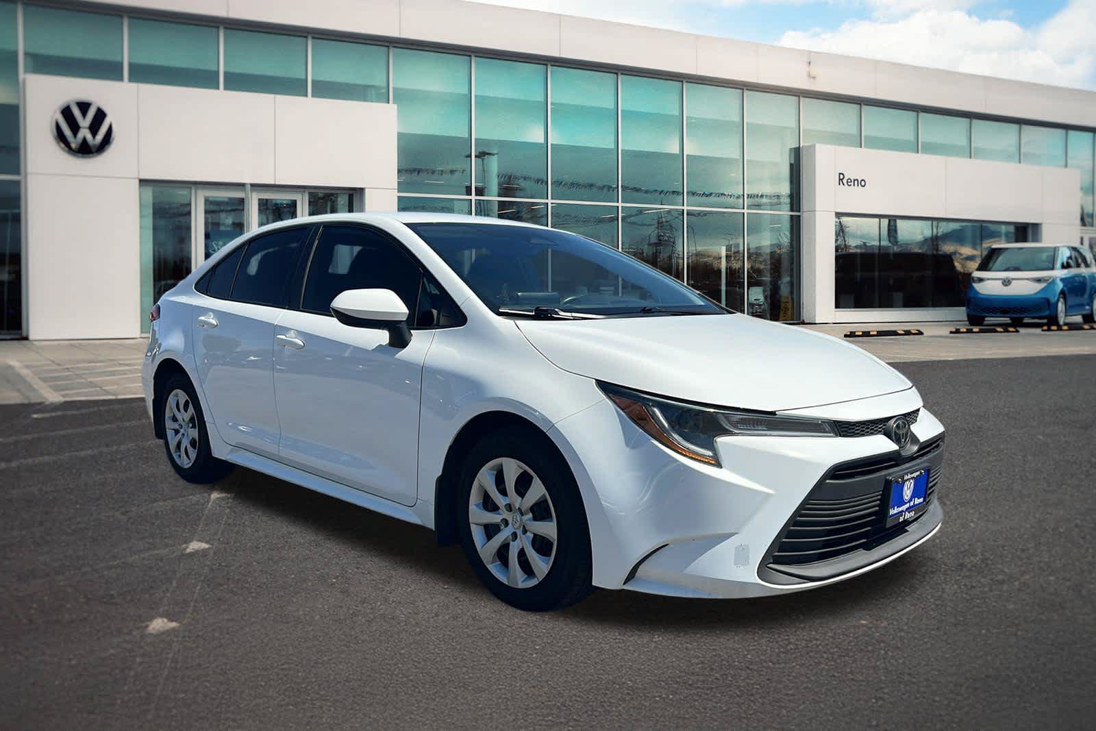Used 2023 Toyota Corolla LE FWD image 3