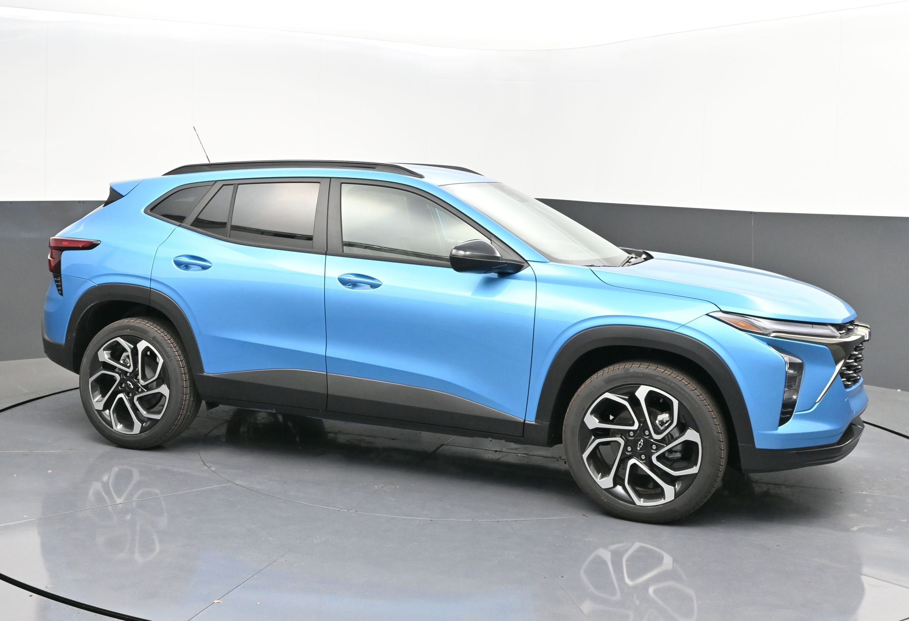 New 2026 Chevrolet Trax RS w/ Driver Confidence Package FWD image 4