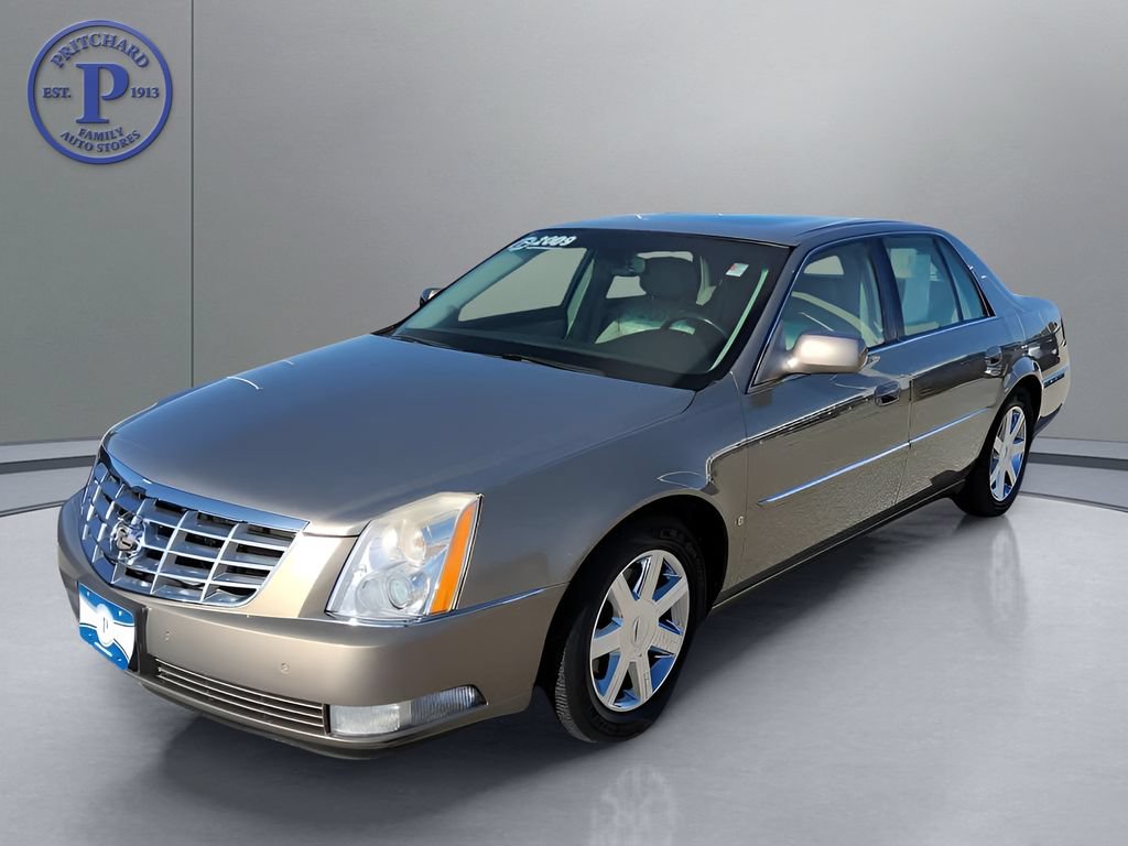 Used 2007 Cadillac DTS Luxury I w/ Sun And Sound Package FWD image 3