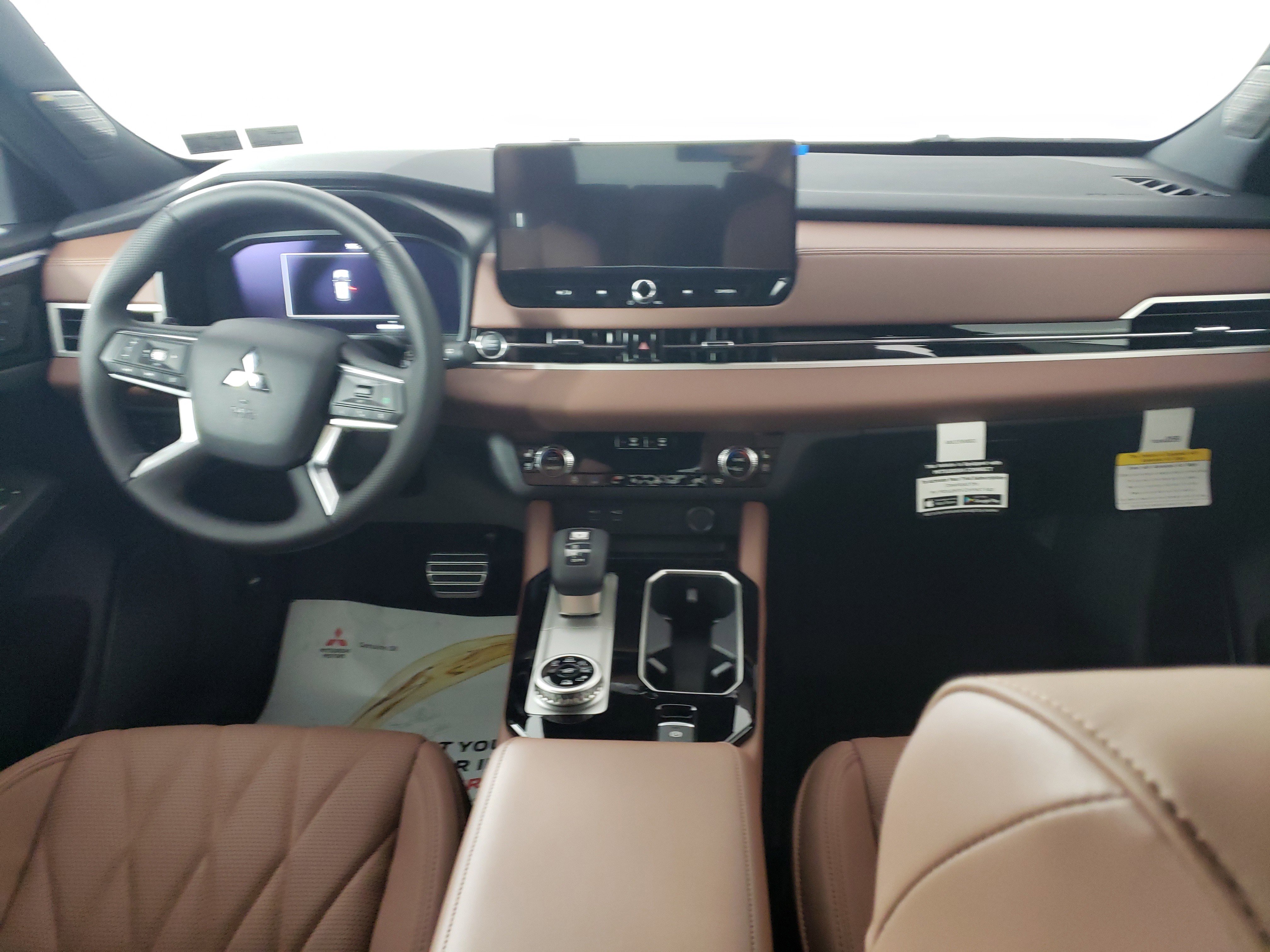New 2025 Mitsubishi Outlander SEL image 15