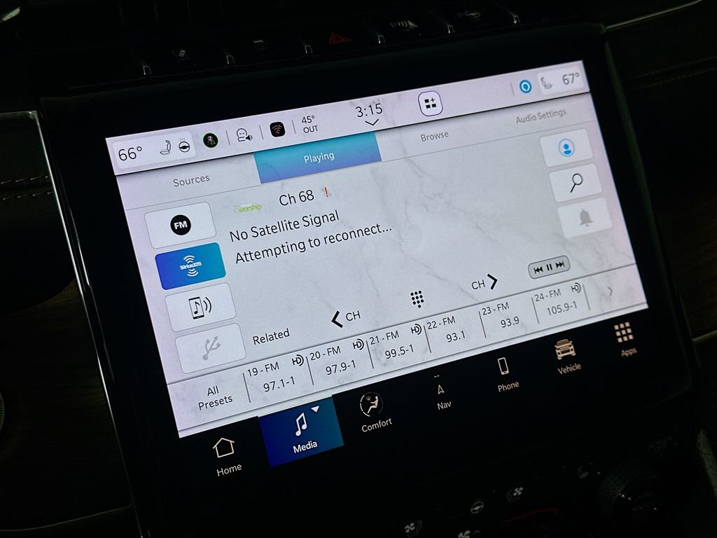 Used 2022 Jeep Grand Cherokee Summit w/ Luxury Tech Group V image 30