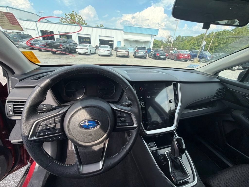 Used 2025 Subaru Outback Premium AWD/4WD image 16