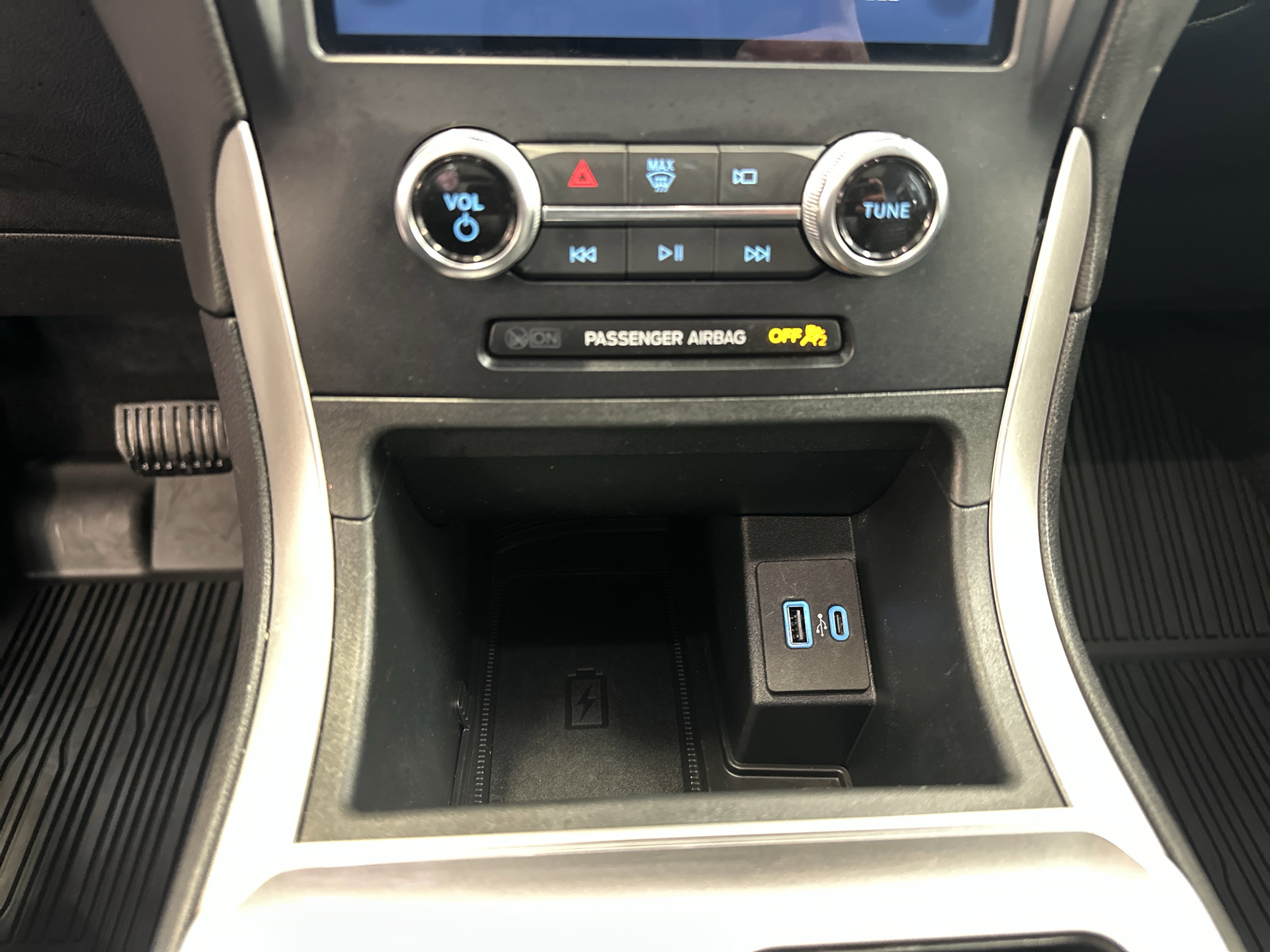 Used 2024 Ford Edge SEL w/ Convenience Package image 33