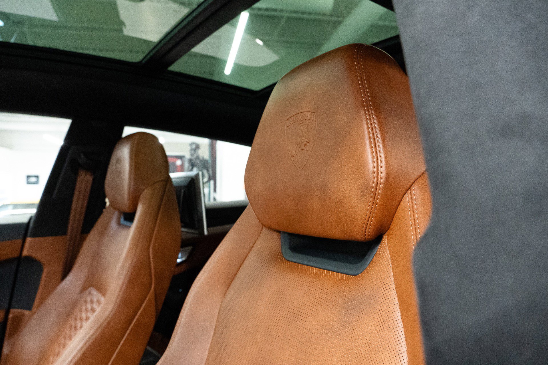 Used 2019 Lamborghini Urus image 14