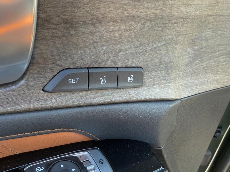 Used 2023 Kia Sorento SX Prestige image 15