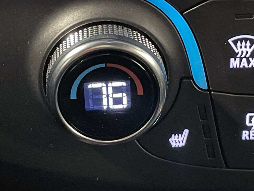 Used 2023 Chevrolet Traverse LT image 30