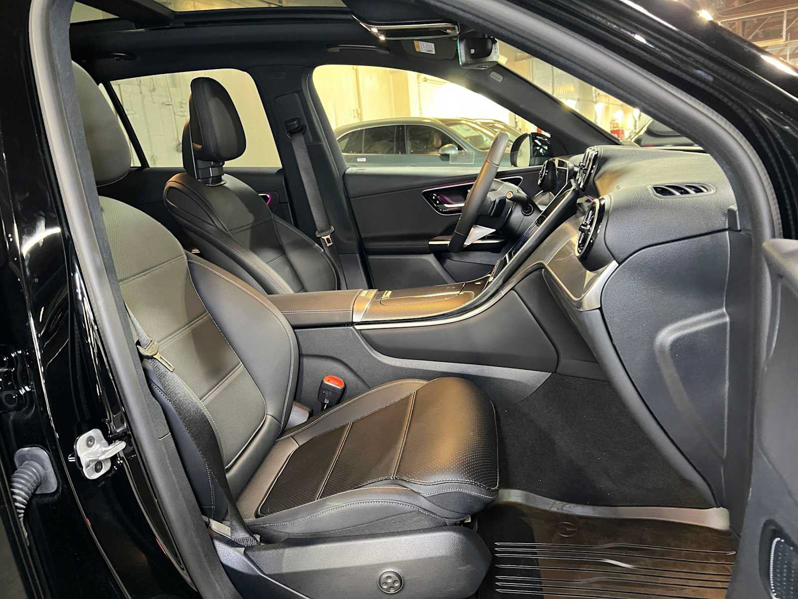 Used 2026 Mercedes-Benz GLC 300 4MATIC image 12