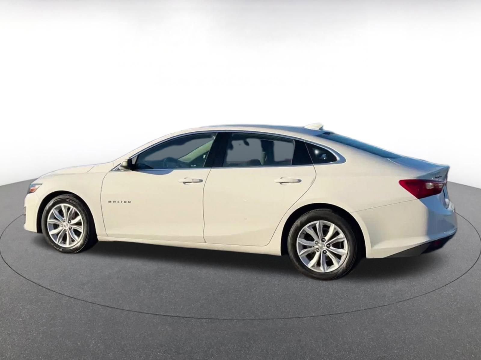 Used 2023 Chevrolet Malibu LT w/ Driver Confidence Package image 9