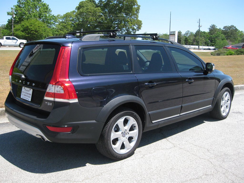 Used 2016 Volvo XC70 T5 Premier w/ Proximity Package FWD image 7