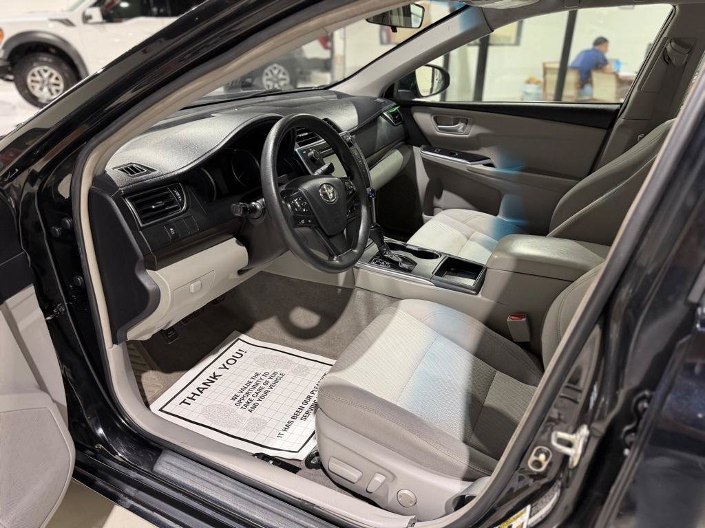Used 2017 Toyota Camry LE FWD image 15
