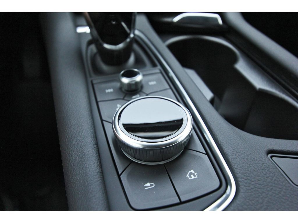 New 2025 Cadillac XT5 Luxury image 20