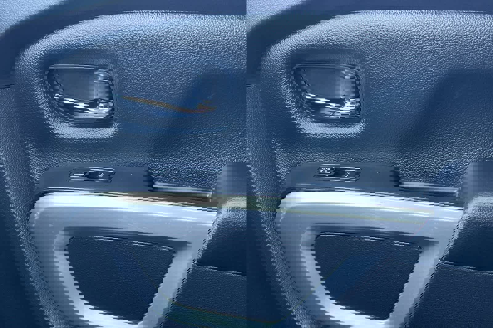 Certified 2022 Nissan Titan SV w/ Accessory Utility Package image 19