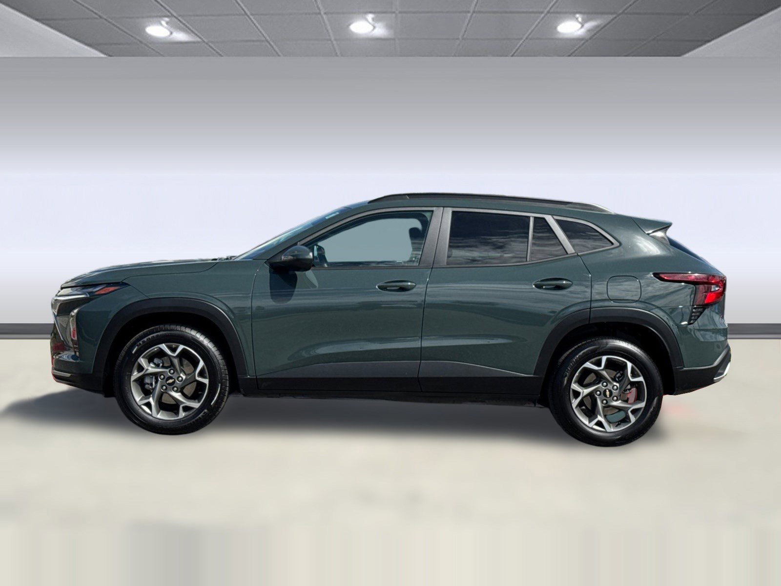 Used 2025 Chevrolet Trax LT image 2