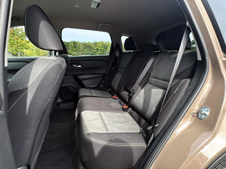 Certified 2025 Nissan Rogue SV AWD/4WD image 18