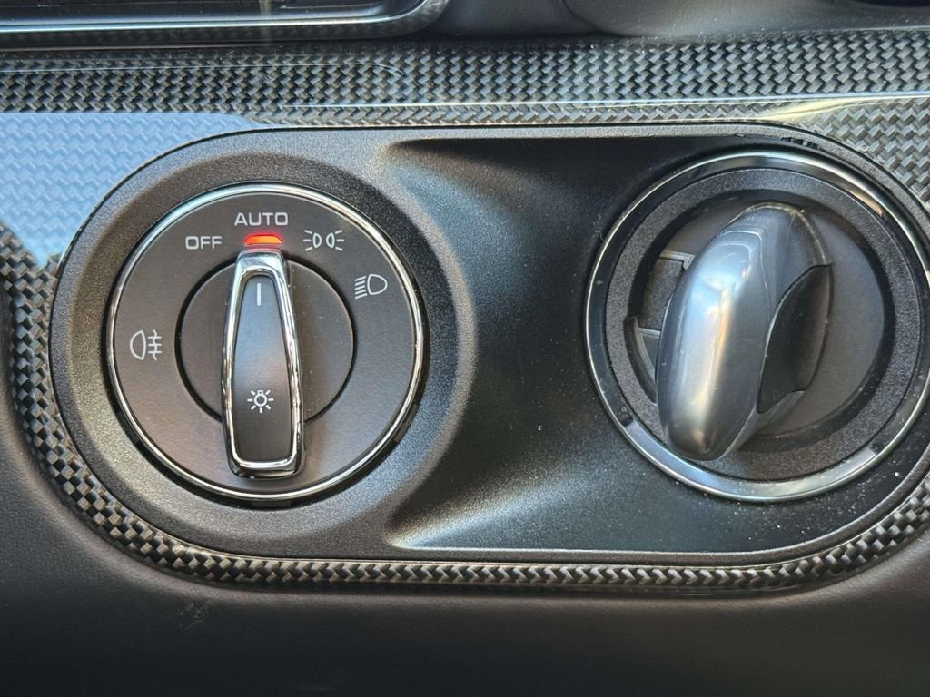 Used 2016 Porsche 911 Turbo S image 24