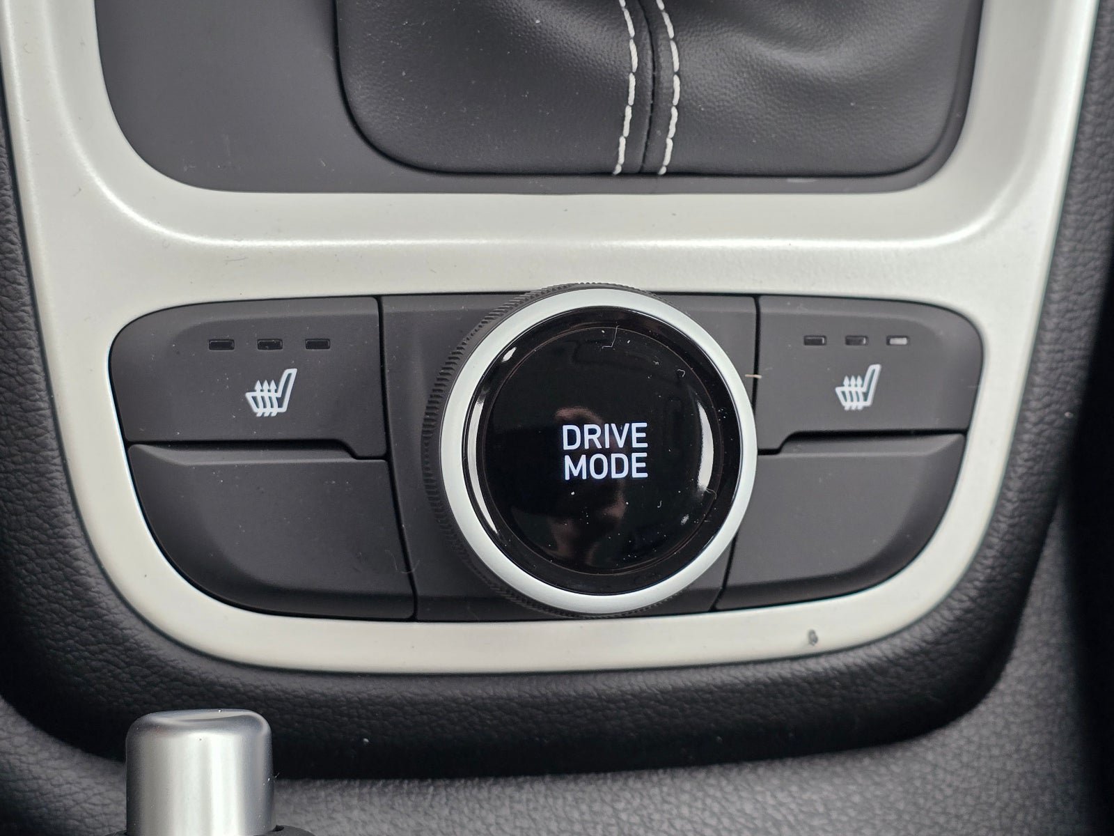 New 2026 Hyundai Venue SEL FWD image 20