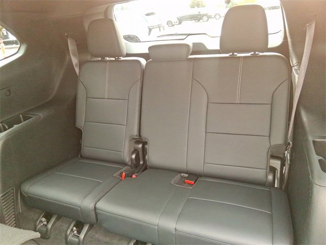 Used 2024 GMC Acadia Elevation image 13