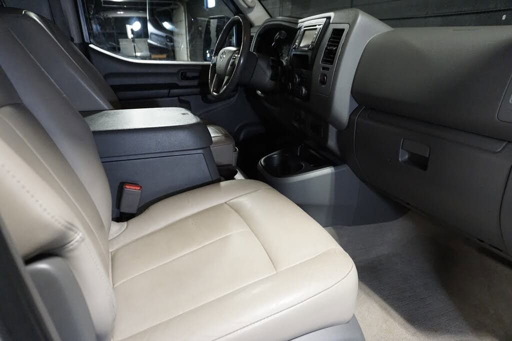 Used 2019 Nissan NV 3500 SL RWD image 16