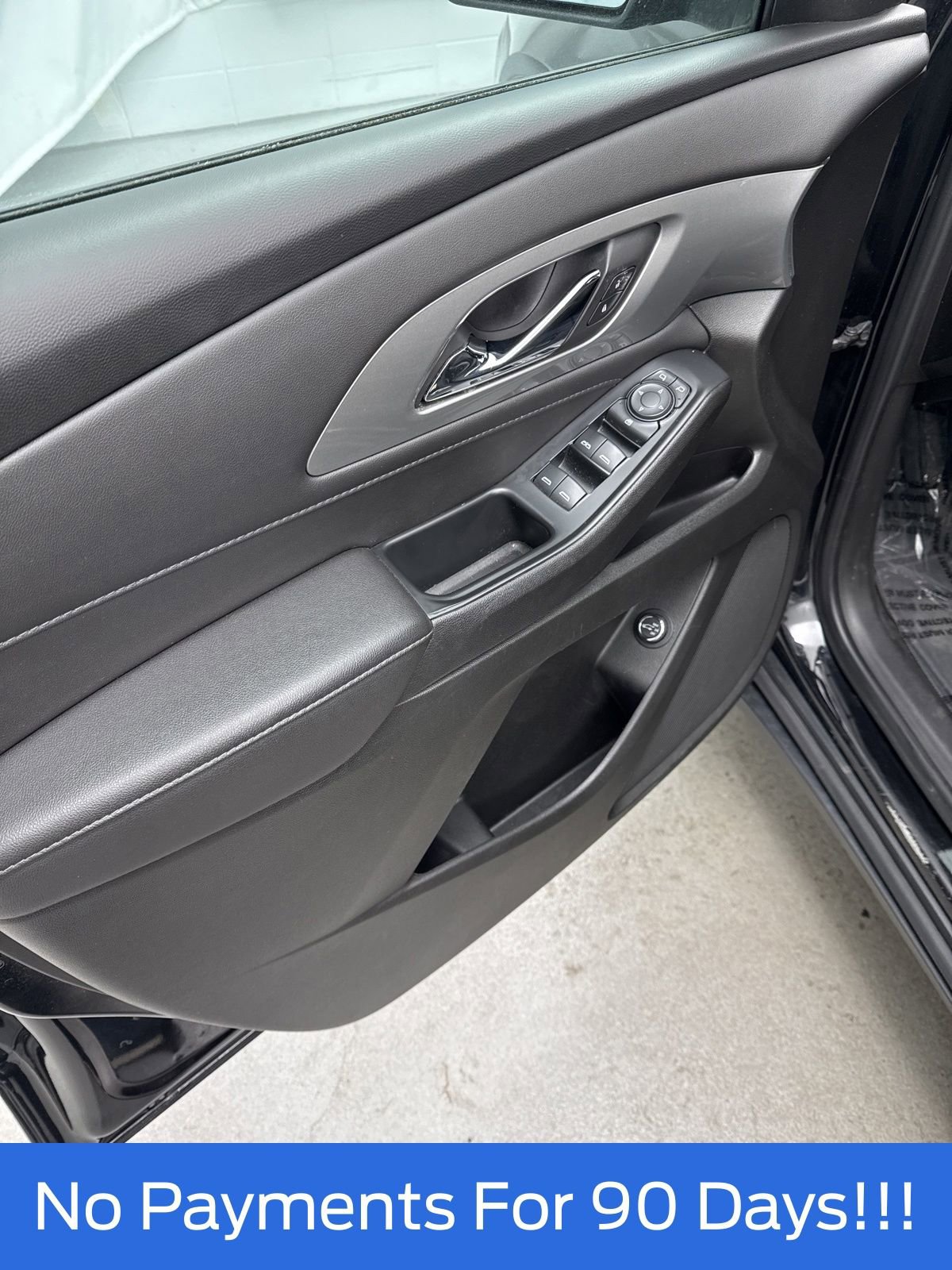 Used 2022 Chevrolet Traverse LT image 14