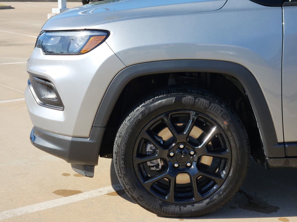 Used 2024 Jeep Compass Latitude w/ Convenience Group image 10