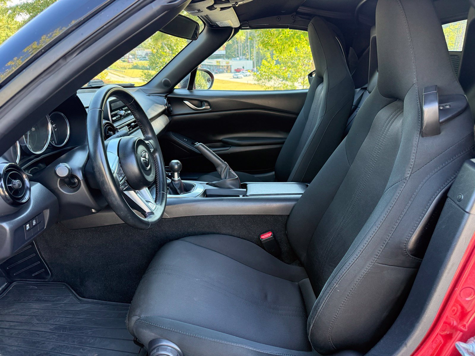 Used 2016 MAZDA MX-5 Miata Sport RWD image 32