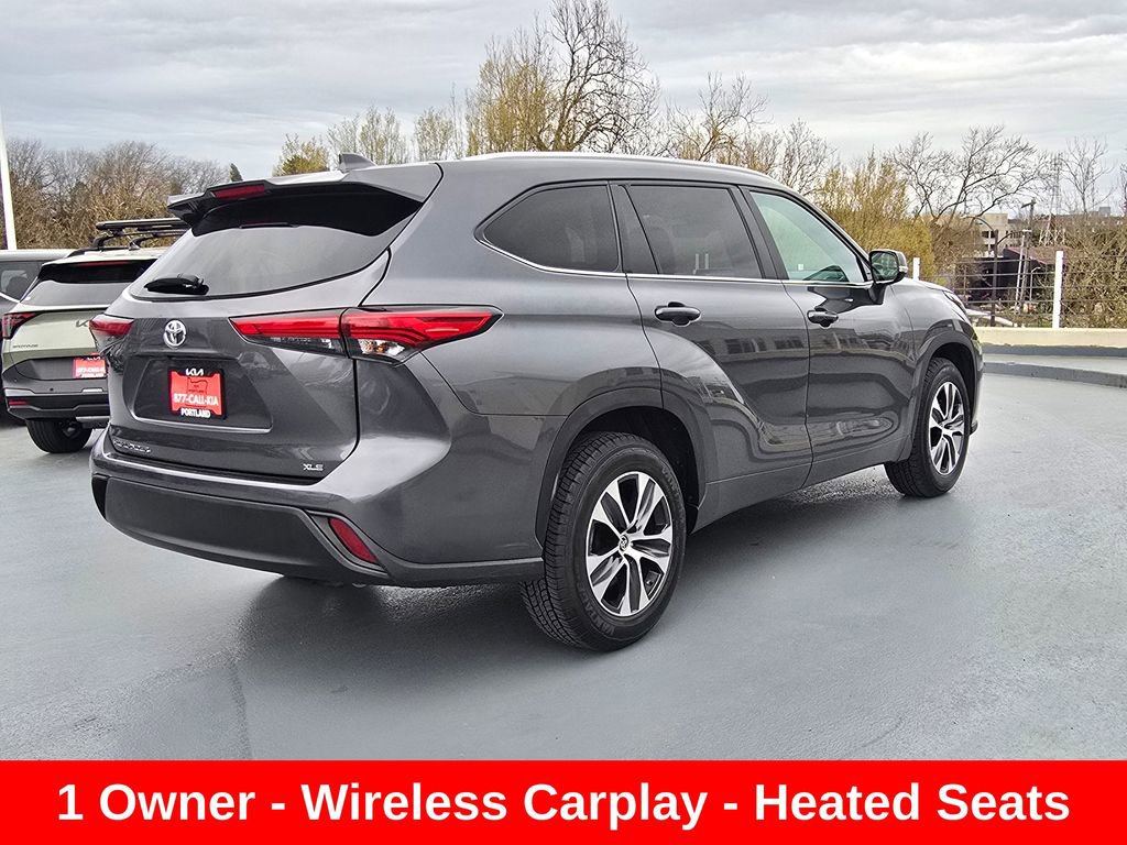 Used 2023 Toyota Highlander XLE FWD image 3